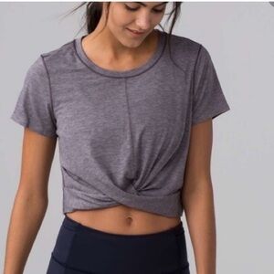 Lululemon knot crop size 6
